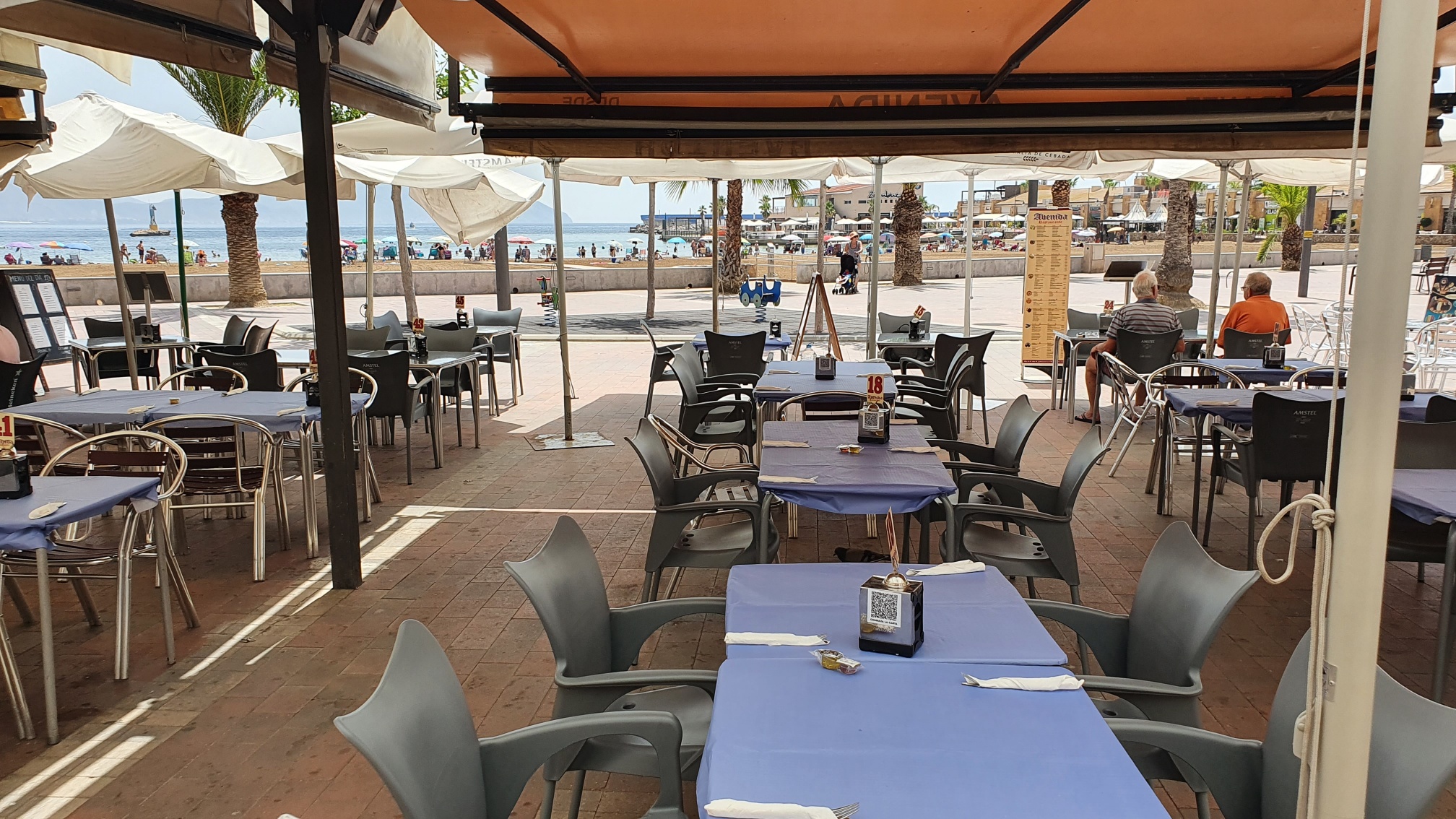 RTE. AVENIDA cervecería restaurante en Puerto de Mazarrón